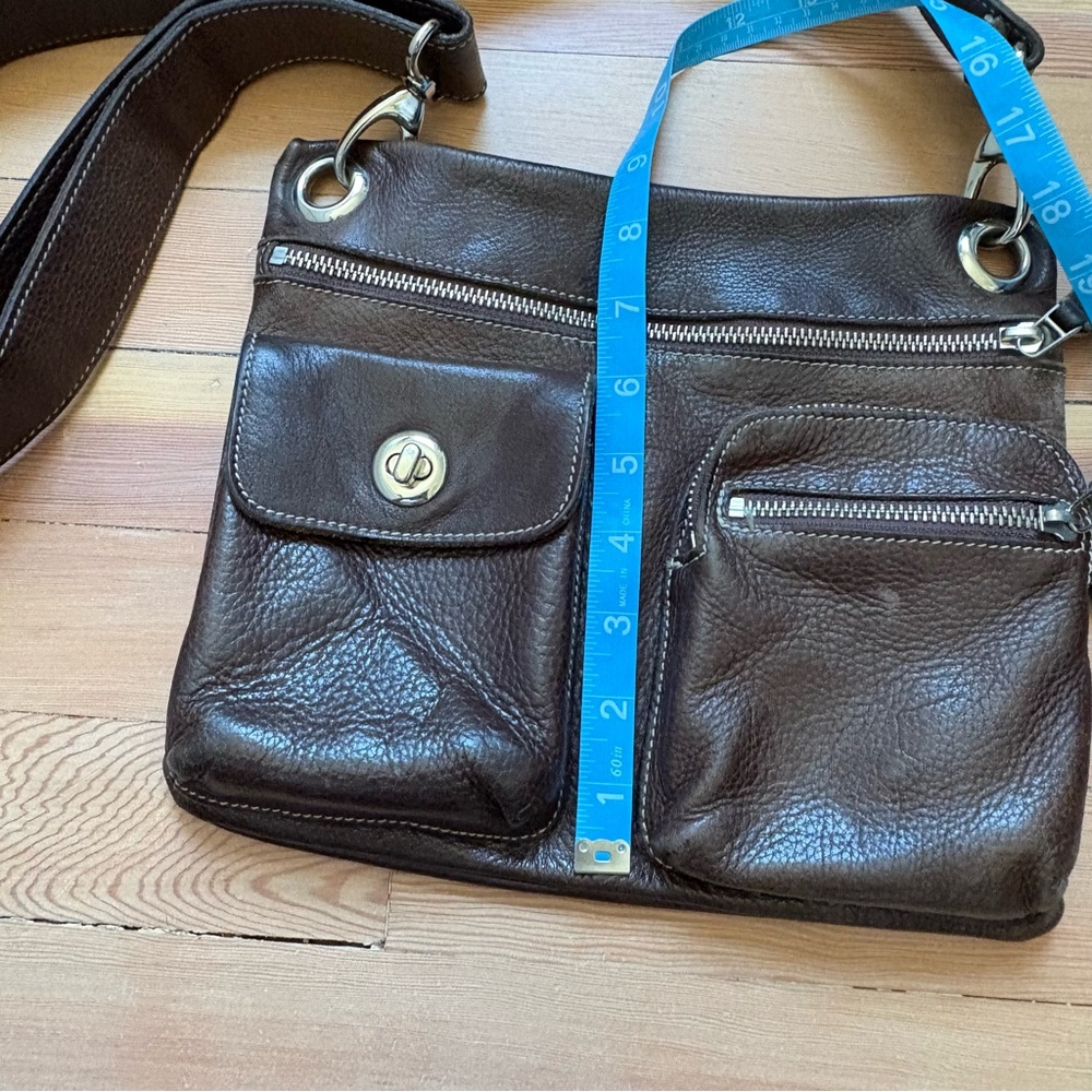 Roots Villager Brown Leather Crossbody Bag - Picture 5 of 6